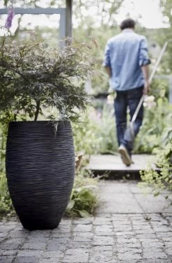 Capi Bloempot Hoog Nature Elegant Deluxe Rib NL - D38 X H58cm - Zwart -Buitentuinonderhouds Winkel vaas elegant deluxe rib nl 40x60 zwart bloempot 7 8